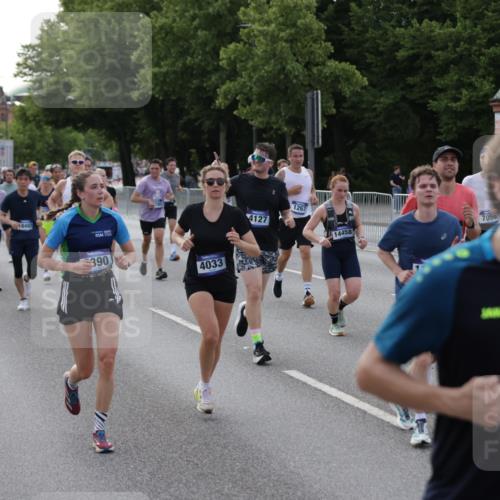 29.06.2025 - hella hamburg halbmarathon Jannik Wohlers http://msf.ph/oto/8245557 29.06.2025 09:55:24 Lombardsbrücke 1143, 1216, 1267, 1461, 1630, 2284, 2706, 2708, 2718, 2884, 3213, 3399, 3543, 3654, 3692, 3945, 4033, 4088, 4127, 4324, 4345, 4346, 4601, 4847, 4890, 5421, 6009, 6421, 6481, 6691, 6994, 7056, 7100, 7224, 7269, 7367, 7657, 8216, 8234, 8273, 8302, 8390, 8577, 8977, 9491, 9551, 9934, 10115, 10408, 10603, 10811, 10895, 11356, 11733, 11819, 11977, 12277, 12379, 12519, 13032, 13073, 13301, 13799, 13807, 13894, 13996, 14239, 17842 meine-sportfotos.de
