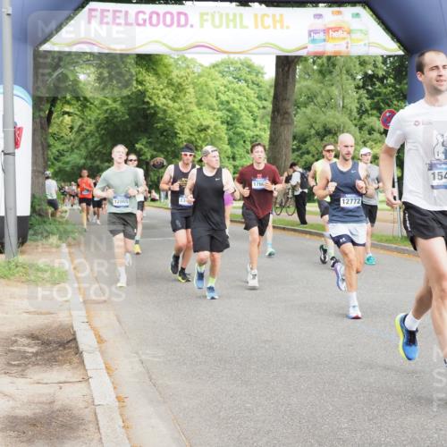 29.06.2025 - hella hamburg halbmarathon MichiJ http://msf.ph/oto/8245586 29.06.2025 10:28:16 Zwischen KM18-KM19 2546, 10900, 11305, 12335, 12772, 12865, 13479, 15435, 16656, 17668 meine-sportfotos.de