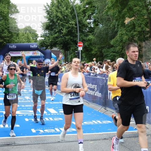 29.06.2025 - hella hamburg halbmarathon Zöllner http://msf.ph/oto/8245642 29.06.2025 10:57:00 Ziel 1955, 2282, 2741, 2759, 4299, 5033, 5418, 6835, 7716, 8669, 11043, 11212, 11638, 14678, 15097, 16470, 16620, 19091 meine-sportfotos.de