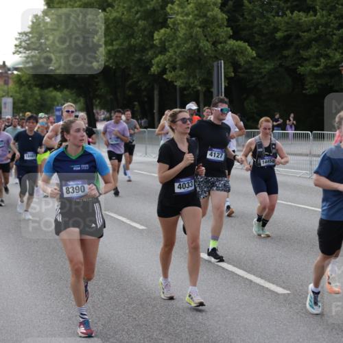 29.06.2025 - hella hamburg halbmarathon Jannik Wohlers http://msf.ph/oto/8245789 29.06.2025 09:55:24 Lombardsbrücke 1143, 1216, 1267, 1461, 1630, 2284, 2706, 2708, 2718, 2884, 3213, 3399, 3543, 3654, 3692, 3945, 4033, 4088, 4127, 4324, 4345, 4346, 4601, 4847, 4890, 5421, 6009, 6421, 6481, 6691, 6994, 7056, 7100, 7224, 7269, 7367, 7657, 8216, 8234, 8273, 8302, 8390, 8577, 8977, 9491, 9551, 9934, 10115, 10408, 10603, 10811, 10895, 11356, 11733, 11819, 11977, 12277, 12379, 12519, 13032, 13073, 13301, 13799, 13807, 13894, 13996, 14239, 17842 meine-sportfotos.de