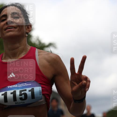 29.06.2025 - hella hamburg halbmarathon Yannick Fuchs http://msf.ph/oto/8245799 29.06.2025 10:47:41 20KM 1030, 1151, 1267, 1502, 1727, 1870, 2058, 2070, 2082, 2354, 2518, 2630, 3096, 3208, 3209, 3819, 4770, 5020, 5638, 5866, 6294, 6481, 6511, 6512, 6629, 6762, 6877, 6942, 7274, 7918, 8335, 8447, 9142, 9791, 9922, 10549, 10891, 11068, 11844, 12321, 12379, 12632, 12909, 13032, 13033, 13289, 13397, 13865, 13912, 13997, 14702, 15061, 15146, 15441, 15497, 15502, 15838, 15856, 15946, 16477, 17348, 17482, 18134, 18143, 18418, 18487, 18612 meine-sportfotos.de