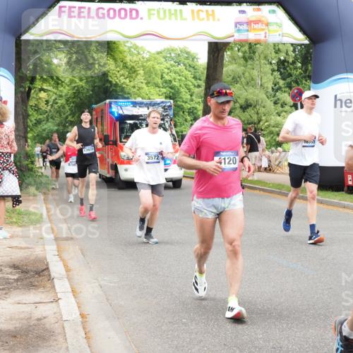 29.06.2025 - hella hamburg halbmarathon MichiJ http://msf.ph/oto/8245849 29.06.2025 10:51:02 Zwischen KM18-KM19 1212, 1733, 1851, 2463, 3572, 4120, 4985, 5653, 7333, 9681, 10824, 11556, 11657, 12781, 12843, 13932, 13939, 16395, 16753, 17112, 17730, 19241 meine-sportfotos.de