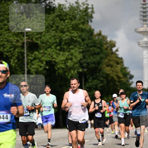 29.06.2025 - hella hamburg halbmarathon Dr. Thomas Lammeyer http://msf.ph/oto/8245850 29.06.2025 09:51:27 Kennedybrücke 1164, 1385, 1562, 1644, 1743, 2296, 3959, 4602, 4860, 5091, 5092, 5315, 5923, 6684, 6990, 8362, 8901, 9178, 9944, 10384, 10900, 10968, 11202, 11227 meine-sportfotos.de