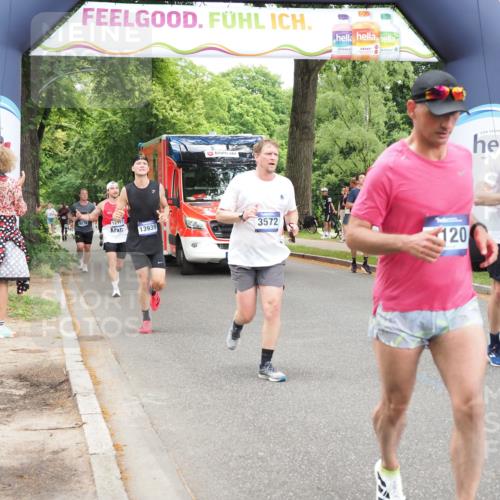 29.06.2025 - hella hamburg halbmarathon MichiJ http://msf.ph/oto/8245900 29.06.2025 10:51:03 Zwischen KM18-KM19 1733, 1851, 2463, 3572, 4120, 4985, 5653, 7333, 9681, 10824, 11657, 12781, 12843, 13932, 13939, 16395, 16753, 17112, 17730, 19241 meine-sportfotos.de
