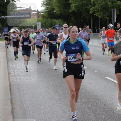 29.06.2025 - hella hamburg halbmarathon Jannik Wohlers http://msf.ph/oto/8245927 29.06.2025 09:55:25 Lombardsbrücke 1143, 1216, 1267, 1461, 1630, 2284, 2708, 2718, 2818, 2884, 3399, 3543, 3654, 3692, 3945, 4033, 4088, 4127, 4324, 4345, 4346, 4601, 5116, 5421, 6009, 6481, 6691, 6994, 7056, 7100, 7224, 7269, 7367, 7657, 8216, 8234, 8273, 8302, 8390, 8977, 9491, 9551, 9934, 10408, 10603, 10811, 10895, 11429, 11733, 11819, 11977, 12277, 12379, 12519, 13032, 13073, 13301, 13799, 13807, 13894, 13996, 14239, 17842 meine-sportfotos.de