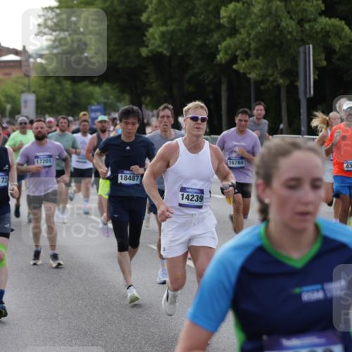 29.06.2025 - hella hamburg halbmarathon Jannik Wohlers http://msf.ph/oto/8245950 29.06.2025 09:55:26 Lombardsbrücke 1143, 1216, 1267, 1461, 1630, 2284, 2708, 2718, 2818, 2864, 2884, 3399, 3543, 3654, 3692, 3945, 4033, 4127, 4324, 4345, 4346, 4601, 5116, 5421, 6009, 6481, 6691, 6994, 7056, 7100, 7224, 7269, 7367, 7657, 8216, 8234, 8273, 8302, 8390, 8821, 8977, 9491, 9551, 10408, 10603, 10811, 10895, 11009, 11429, 11645, 11733, 11819, 11977, 12277, 12379, 12519, 13032, 13073, 13301, 13799, 13807, 13894, 13996, 14239, 15392, 15502, 17842 meine-sportfotos.de