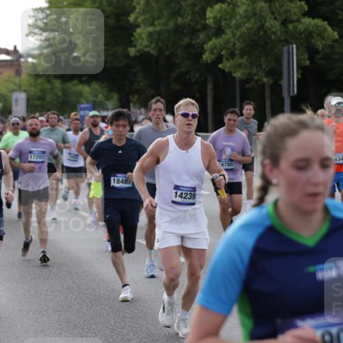 29.06.2025 - hella hamburg halbmarathon Jannik Wohlers http://msf.ph/oto/8245970 29.06.2025 09:55:26 Lombardsbrücke 1143, 1216, 1267, 1461, 1630, 2284, 2708, 2718, 2818, 2864, 2884, 3399, 3543, 3654, 3692, 3945, 4033, 4127, 4324, 4345, 4346, 4601, 5116, 5421, 6009, 6481, 6691, 6994, 7056, 7100, 7224, 7269, 7367, 7657, 8216, 8234, 8273, 8302, 8390, 8821, 8977, 9491, 9551, 10408, 10603, 10811, 10895, 11009, 11429, 11645, 11733, 11819, 11977, 12277, 12379, 12519, 13032, 13073, 13301, 13799, 13807, 13894, 13996, 14239, 15392, 15502, 17842 meine-sportfotos.de