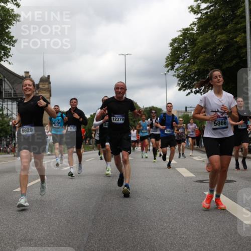 29.06.2025 - hella hamburg halbmarathon Yannick Fuchs http://msf.ph/oto/8245972 29.06.2025 10:47:42 20KM 1030, 1151, 1267, 1502, 1727, 1870, 2058, 2070, 2354, 2518, 2630, 3096, 3208, 3209, 3819, 4770, 5020, 5638, 5866, 6294, 6481, 6511, 6512, 6629, 6762, 6877, 6942, 7274, 7395, 7918, 8335, 8447, 9142, 9791, 9922, 10549, 10891, 11068, 11844, 12321, 12379, 12607, 12632, 12909, 13032, 13033, 13289, 13397, 13865, 13912, 13997, 14702, 15061, 15146, 15441, 15497, 15502, 15838, 15856, 15946, 16477, 17348, 17482, 18134, 18143, 18418, 18487, 18514, 18612 meine-sportfotos.de