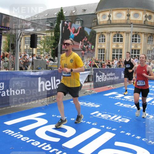 29.06.2025 - hella hamburg halbmarathon Michael Strokosch http://msf.ph/oto/8245980 29.06.2025 10:49:20 Ziel 2013, 4183, 4185, 6158, 8112, 9348, 10053, 10189, 11819, 13450, 14526, 15422, 16369 meine-sportfotos.de