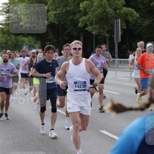 29.06.2025 - hella hamburg halbmarathon Jannik Wohlers http://msf.ph/oto/8246006 29.06.2025 09:55:26 Lombardsbrücke 1143, 1216, 1267, 1461, 1630, 2284, 2708, 2718, 2818, 2864, 2884, 3399, 3543, 3654, 3692, 3945, 4033, 4127, 4324, 4345, 4346, 4601, 5116, 5421, 6009, 6481, 6691, 6994, 7056, 7100, 7224, 7269, 7367, 7657, 8216, 8234, 8273, 8302, 8390, 8821, 8977, 9491, 9551, 10408, 10603, 10811, 10895, 11009, 11429, 11645, 11733, 11819, 11977, 12277, 12379, 12519, 13032, 13073, 13301, 13799, 13807, 13894, 13996, 14239, 15392, 15502, 17842 meine-sportfotos.de