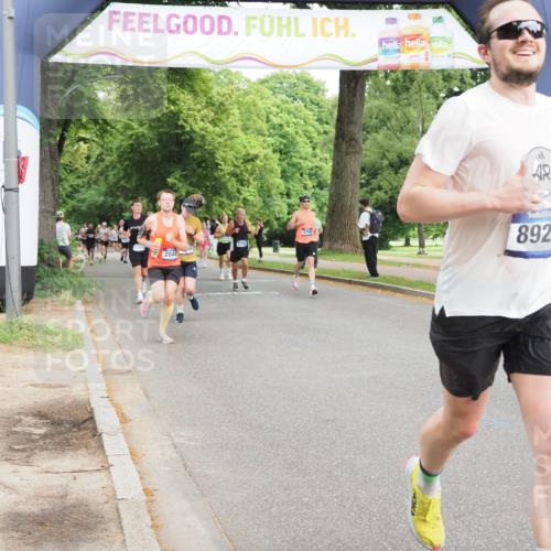 29.06.2025 - hella hamburg halbmarathon MichiJ http://msf.ph/oto/8246025 29.06.2025 10:28:20 Zwischen KM18-KM19 2044, 2546, 7109, 8925, 12088, 12335, 12772, 12865, 13479, 15435, 17425, 17668, 18154, 18803 meine-sportfotos.de