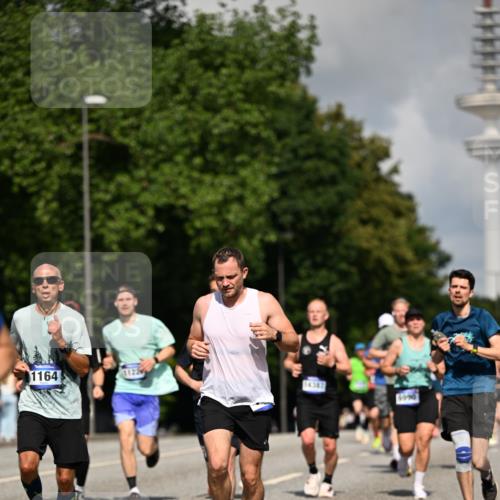 29.06.2025 - hella hamburg halbmarathon Dr. Thomas Lammeyer http://msf.ph/oto/8246031 29.06.2025 09:51:27 Kennedybrücke 1164, 1385, 1562, 1644, 1743, 2296, 3959, 4602, 4860, 5091, 5092, 5315, 5923, 6684, 6990, 8362, 8901, 9178, 9944, 10384, 10900, 10968, 11202, 11227 meine-sportfotos.de