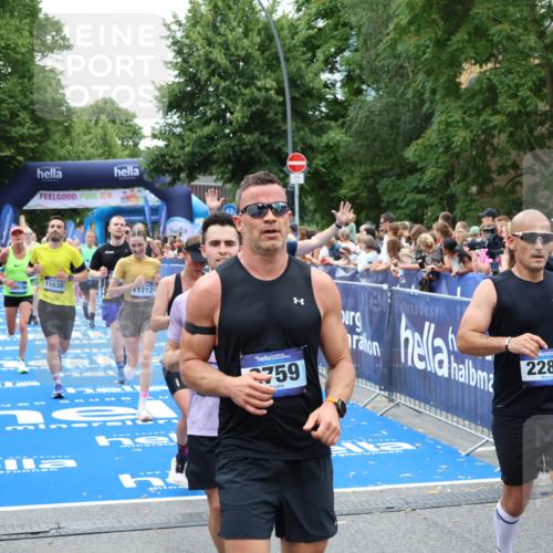 29.06.2025 - hella hamburg halbmarathon Zöllner http://msf.ph/oto/8246035 29.06.2025 10:57:05 Ziel 1485, 4299, 5033, 8669, 11043, 11143, 11212, 11638, 13691, 14408, 14588, 14678, 16470, 16909, 17617, 18719, 19091 meine-sportfotos.de