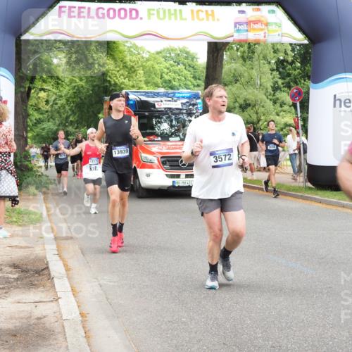29.06.2025 - hella hamburg halbmarathon MichiJ http://msf.ph/oto/8246042 29.06.2025 10:51:03 Zwischen KM18-KM19 1733, 1851, 2463, 3572, 4120, 4985, 5653, 7333, 9681, 10824, 11657, 12781, 12843, 13932, 13939, 16395, 16753, 17112, 17730, 19241 meine-sportfotos.de
