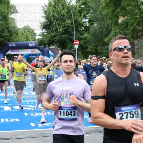 29.06.2025 - hella hamburg halbmarathon Zöllner http://msf.ph/oto/8246065 29.06.2025 10:57:06 Ziel 1485, 4261, 4299, 5033, 8669, 11143, 11212, 11638, 13691, 14408, 14588, 14678, 16470, 16909, 17617, 18208, 18719, 19091 meine-sportfotos.de