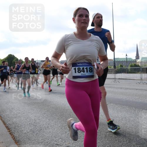 29.06.2025 - hella hamburg halbmarathon Lena Gebhardt http://msf.ph/oto/8246068 29.06.2025 09:56:32 Lombardsbrücke 1061, 1452, 1460, 1496, 1499, 1502, 1592, 1628, 1833, 1877, 2013, 2058, 2082, 2083, 2208, 2378, 2396, 2504, 2771, 2953, 2996, 3060, 3256, 3296, 3310, 3652, 4065, 4077, 4377, 4404, 4635, 4711, 4833, 5169, 5194, 5482, 5600, 5607, 5839, 5978, 6033, 6115, 6168, 6286, 6511, 6512, 6561, 6562, 7178, 7332, 7383, 7475, 7583, 7943, 8261, 8335, 8361, 8514, 8587, 8618, 8661, 8710, 8863, 8921, 8968, 8989, 8996, 9246, 9537, 9597, 9638, 10596 meine-sportfotos.de