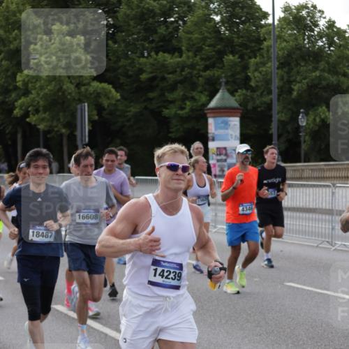 29.06.2025 - hella hamburg halbmarathon Jannik Wohlers http://msf.ph/oto/8246072 29.06.2025 09:55:27 Lombardsbrücke 1143, 1216, 1267, 1461, 1630, 1689, 2250, 2284, 2818, 2864, 2884, 3399, 3543, 3654, 3692, 3945, 4033, 4127, 4324, 4345, 4346, 4601, 5116, 6009, 6481, 6691, 6994, 7056, 7100, 7224, 7269, 7367, 7657, 8234, 8273, 8390, 8668, 8821, 8977, 9491, 9551, 10408, 10603, 10811, 10895, 11009, 11211, 11429, 11645, 11733, 11819, 11977, 12277, 12379, 12519, 13032, 13073, 13301, 13799, 13803, 13807, 13894, 14239, 15392, 15502, 17842 meine-sportfotos.de