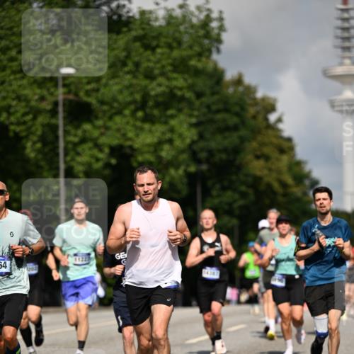 29.06.2025 - hella hamburg halbmarathon Dr. Thomas Lammeyer http://msf.ph/oto/8246082 29.06.2025 09:51:27 Kennedybrücke 1164, 1385, 1562, 1644, 1743, 2296, 3959, 4602, 4860, 5091, 5092, 5315, 5923, 6684, 6990, 8362, 8901, 9178, 9944, 10384, 10900, 10968, 11202, 11227 meine-sportfotos.de