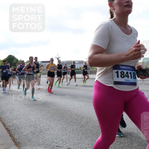 29.06.2025 - hella hamburg halbmarathon Lena Gebhardt http://msf.ph/oto/8246133 29.06.2025 09:56:32 Lombardsbrücke 1061, 1452, 1460, 1496, 1499, 1502, 1592, 1628, 1833, 1877, 2013, 2058, 2082, 2083, 2208, 2378, 2396, 2504, 2771, 2953, 2996, 3060, 3256, 3296, 3310, 3652, 4065, 4077, 4377, 4404, 4635, 4711, 4833, 5169, 5194, 5482, 5600, 5607, 5839, 5978, 6033, 6115, 6168, 6286, 6511, 6512, 6561, 6562, 7178, 7332, 7383, 7475, 7583, 7943, 8261, 8335, 8361, 8514, 8587, 8618, 8661, 8710, 8863, 8921, 8968, 8989, 8996, 9246, 9537, 9597, 9638, 10596 meine-sportfotos.de
