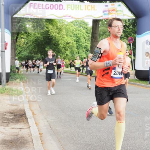 29.06.2025 - hella hamburg halbmarathon MichiJ http://msf.ph/oto/8246183 29.06.2025 10:28:22 Zwischen KM18-KM19 2044, 7109, 8925, 9294, 10369, 12088, 12335, 12772, 13479, 17425, 17668, 18154, 18803 meine-sportfotos.de