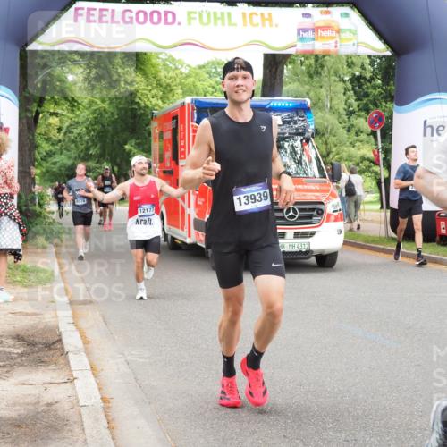 29.06.2025 - hella hamburg halbmarathon MichiJ http://msf.ph/oto/8246192 29.06.2025 10:51:04 Zwischen KM18-KM19 1733, 1851, 2463, 2698, 3572, 4120, 4985, 5653, 7333, 9681, 10824, 11657, 12781, 12843, 13939, 16395, 17112, 17730, 19241 meine-sportfotos.de