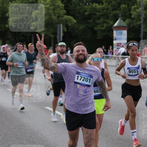 29.06.2025 - hella hamburg halbmarathon Jannik Wohlers http://msf.ph/oto/8246207 29.06.2025 09:55:29 Lombardsbrücke 1143, 1216, 1257, 1267, 1461, 1507, 1630, 1689, 2250, 2284, 2818, 2864, 2884, 3399, 3543, 3654, 3692, 3945, 4033, 4127, 4324, 4345, 4346, 4557, 4601, 5116, 6134, 6481, 6994, 7056, 7100, 7224, 7269, 7367, 7657, 8234, 8273, 8390, 8668, 8821, 8977, 9074, 9491, 9551, 10408, 10603, 10811, 10895, 11009, 11211, 11429, 11645, 11733, 11819, 11977, 12277, 12379, 13032, 13073, 13301, 13672, 13758, 13799, 13803, 13807, 14239, 14628, 15392, 15502, 16175, 16738, 17842 meine-sportfotos.de