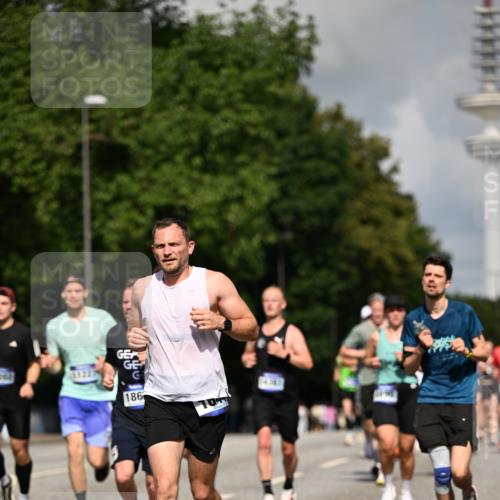 29.06.2025 - hella hamburg halbmarathon Dr. Thomas Lammeyer http://msf.ph/oto/8246209 29.06.2025 09:51:28 Kennedybrücke 1164, 1385, 1562, 1644, 1743, 2296, 3959, 4860, 5091, 5092, 5315, 5923, 6684, 6990, 8362, 8901, 9178, 9944, 10384, 10793, 10900, 10968, 11202, 11227 meine-sportfotos.de