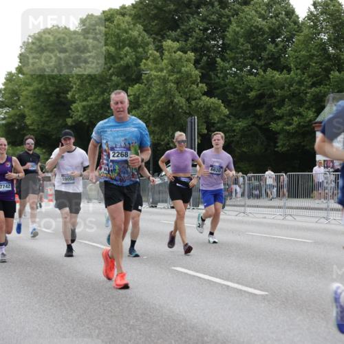 29.06.2025 - hella hamburg halbmarathon Jannik Wohlers http://msf.ph/oto/8246222 29.06.2025 10:30:32 Lombardsbrücke 1059, 1472, 2097, 2268, 2505, 3131, 3281, 4198, 6556, 6620, 6787, 7351, 8757, 9576, 9830, 10989, 11981, 12384, 14095, 14803, 15299, 15466, 15589, 17742, 17966, 19052 meine-sportfotos.de
