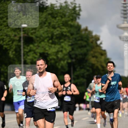 29.06.2025 - hella hamburg halbmarathon Dr. Thomas Lammeyer http://msf.ph/oto/8246255 29.06.2025 09:51:28 Kennedybrücke 1164, 1385, 1562, 1644, 1743, 2296, 3959, 4860, 5091, 5092, 5315, 5923, 6684, 6990, 8362, 8901, 9178, 9944, 10384, 10793, 10900, 10968, 11202, 11227 meine-sportfotos.de