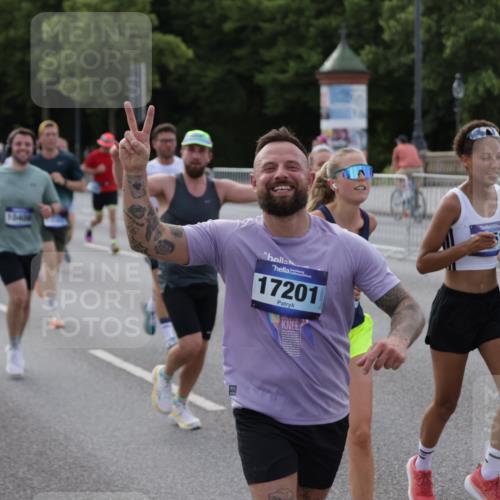 29.06.2025 - hella hamburg halbmarathon Jannik Wohlers http://msf.ph/oto/8246259 29.06.2025 09:55:30 Lombardsbrücke 1143, 1216, 1257, 1267, 1461, 1507, 1630, 1689, 2250, 2260, 2818, 2864, 2884, 3543, 3654, 3692, 3945, 4033, 4127, 4324, 4345, 4346, 4557, 4601, 5116, 6134, 6481, 6994, 7056, 7100, 7224, 7269, 7367, 7657, 8234, 8273, 8390, 8668, 8821, 8977, 9074, 9551, 10408, 10603, 10811, 10895, 11009, 11211, 11429, 11645, 11733, 11977, 12277, 12379, 13032, 13073, 13301, 13672, 13758, 13803, 13807, 14239, 14628, 15392, 15502, 16175, 16738, 17842 meine-sportfotos.de