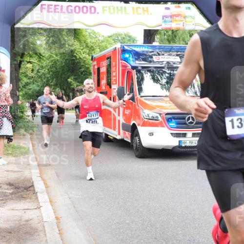 29.06.2025 - hella hamburg halbmarathon MichiJ http://msf.ph/oto/8246260 29.06.2025 10:51:05 Zwischen KM18-KM19 1733, 1851, 2463, 2698, 3572, 4120, 4985, 7333, 10824, 12177, 12843, 13939, 16395, 17112, 17730, 19241 meine-sportfotos.de