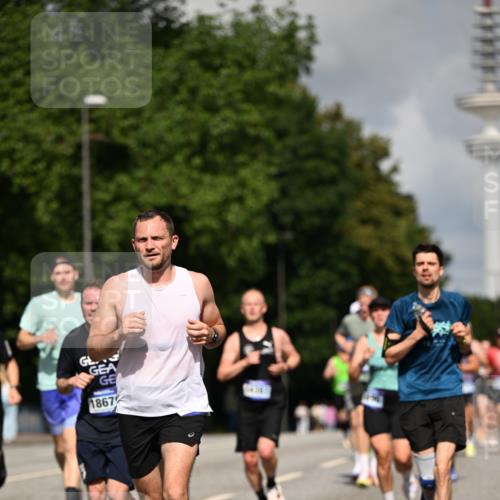 29.06.2025 - hella hamburg halbmarathon Dr. Thomas Lammeyer http://msf.ph/oto/8246287 29.06.2025 09:51:28 Kennedybrücke 1164, 1385, 1562, 1644, 1743, 2296, 3959, 4860, 5091, 5092, 5315, 5923, 6684, 6990, 8362, 8901, 9178, 9944, 10384, 10793, 10900, 10968, 11202, 11227 meine-sportfotos.de