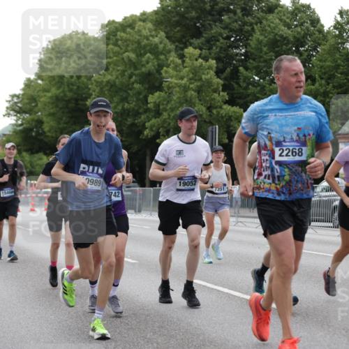 29.06.2025 - hella hamburg halbmarathon Jannik Wohlers http://msf.ph/oto/8246334 29.06.2025 10:30:34 Lombardsbrücke 1472, 1773, 2097, 2268, 2505, 3131, 6195, 6556, 6620, 6787, 7351, 8757, 9576, 10989, 11981, 12384, 12627, 14095, 14803, 15466, 15589, 17224, 17463, 17742, 17966, 19052, 19226 meine-sportfotos.de