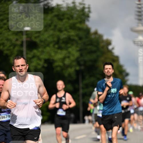 29.06.2025 - hella hamburg halbmarathon Dr. Thomas Lammeyer http://msf.ph/oto/8246380 29.06.2025 09:51:29 Kennedybrücke 1164, 1385, 1562, 1644, 1743, 2296, 2767, 3959, 4860, 5091, 5092, 5315, 5923, 6684, 6990, 8362, 9178, 9944, 10384, 10793, 10900, 10968, 11202, 11227 meine-sportfotos.de