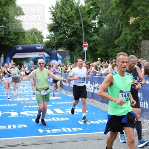 29.06.2025 - hella hamburg halbmarathon Zöllner http://msf.ph/oto/8246384 29.06.2025 10:57:10 Ziel 1485, 4261, 11143, 13691, 14139, 14408, 14588, 15726, 16909, 17617, 18208, 18719 meine-sportfotos.de