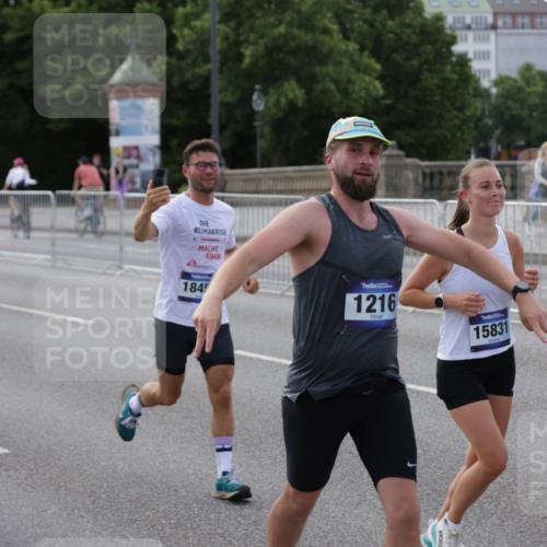 29.06.2025 - hella hamburg halbmarathon Jannik Wohlers http://msf.ph/oto/8246418 29.06.2025 09:55:31 Lombardsbrücke 1143, 1216, 1257, 1267, 1461, 1502, 1507, 1689, 2250, 2260, 2818, 2864, 2884, 3543, 3692, 3945, 4033, 4127, 4324, 4346, 4557, 4601, 5116, 6134, 6481, 6994, 7056, 7100, 7224, 7367, 7657, 8234, 8273, 8335, 8390, 8668, 8821, 8977, 9074, 9551, 10408, 10603, 10811, 10895, 11009, 11211, 11429, 11645, 11733, 11977, 12277, 12379, 13032, 13073, 13301, 13672, 13758, 13803, 13807, 14239, 14628, 14928, 15384, 15392, 15502, 16175, 16623, 16738, 17842 meine-sportfotos.de