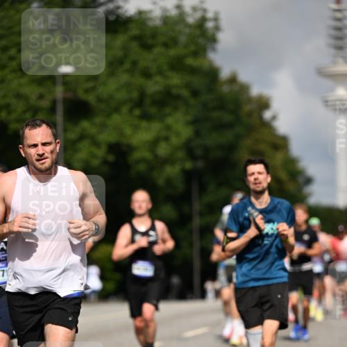 29.06.2025 - hella hamburg halbmarathon Dr. Thomas Lammeyer http://msf.ph/oto/8246421 29.06.2025 09:51:29 Kennedybrücke 1164, 1385, 1562, 1644, 1743, 2296, 2767, 3959, 4860, 5091, 5092, 5315, 5923, 6684, 6990, 8362, 9178, 9944, 10384, 10793, 10900, 10968, 11202, 11227 meine-sportfotos.de