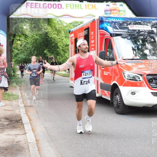 29.06.2025 - hella hamburg halbmarathon MichiJ http://msf.ph/oto/8246444 29.06.2025 10:51:06 Zwischen KM18-KM19 1851, 2698, 3572, 4120, 4985, 7333, 10824, 12177, 13939, 16395, 17730, 19241 meine-sportfotos.de