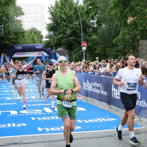 29.06.2025 - hella hamburg halbmarathon Zöllner http://msf.ph/oto/8246456 29.06.2025 10:57:11 Ziel 1387, 4167, 4261, 9884, 11143, 11612, 13691, 14139, 14408, 14588, 15726, 16909, 17617, 18208 meine-sportfotos.de