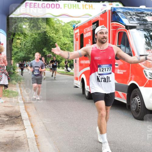 29.06.2025 - hella hamburg halbmarathon MichiJ http://msf.ph/oto/8246458 29.06.2025 10:51:06 Zwischen KM18-KM19 1851, 2698, 3572, 4120, 4985, 7333, 10824, 12177, 13939, 16395, 17730, 19241 meine-sportfotos.de