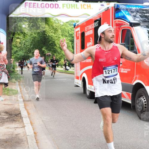 29.06.2025 - hella hamburg halbmarathon MichiJ http://msf.ph/oto/8246469 29.06.2025 10:51:06 Zwischen KM18-KM19 1851, 2698, 3572, 4120, 4985, 7333, 10824, 12177, 13939, 16395, 17730, 19241 meine-sportfotos.de