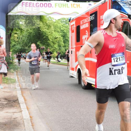 29.06.2025 - hella hamburg halbmarathon MichiJ http://msf.ph/oto/8246490 29.06.2025 10:51:07 Zwischen KM18-KM19 2698, 3572, 4120, 8578, 10824, 12177, 13939, 16395, 16639, 17730, 19241 meine-sportfotos.de