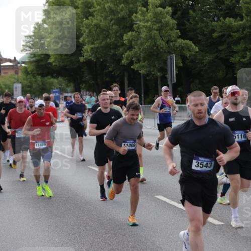 29.06.2025 - hella hamburg halbmarathon Jannik Wohlers http://msf.ph/oto/8246524 29.06.2025 09:55:33 Lombardsbrücke 1143, 1216, 1257, 1267, 1502, 1507, 1689, 2250, 2260, 2818, 2864, 2884, 3060, 3543, 3692, 3945, 4033, 4127, 4324, 4346, 4557, 4601, 5116, 6115, 6134, 6994, 7056, 7100, 7224, 7332, 7367, 7657, 8273, 8335, 8390, 8668, 8821, 8977, 9074, 9551, 10408, 10603, 10811, 10895, 11009, 11211, 11429, 11645, 11733, 12277, 12523, 12875, 13073, 13301, 13672, 13758, 13803, 14239, 14628, 14928, 15384, 15392, 15502, 15899, 16175, 16623, 16738, 17282, 17842 meine-sportfotos.de