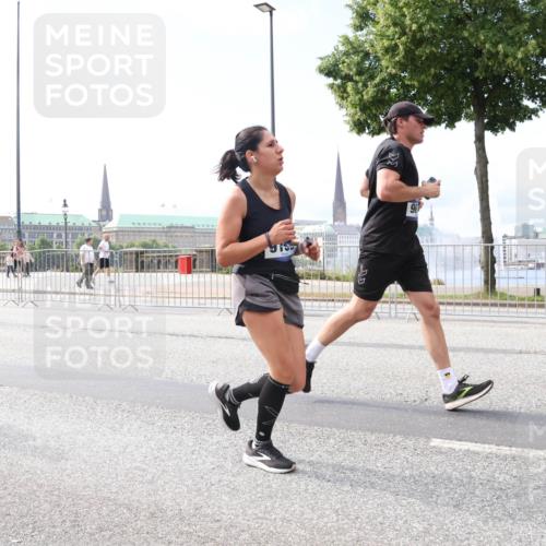 29.06.2025 - hella hamburg halbmarathon Lena Gebhardt http://msf.ph/oto/8246529 29.06.2025 10:10:02 Lombardsbrücke 1052, 1456, 1548, 1823, 3921, 4592, 5511, 7042, 7058, 7081, 7333, 7636, 8090, 8219, 8685, 8890, 9150, 9297, 9306, 9366, 9434, 9674, 9781, 10036, 10943, 11027, 12255, 12509, 12567, 13739, 16191, 16445, 16455, 16872, 16918, 17148, 17630, 17899, 18076, 18196, 18440, 18707, 19242 meine-sportfotos.de