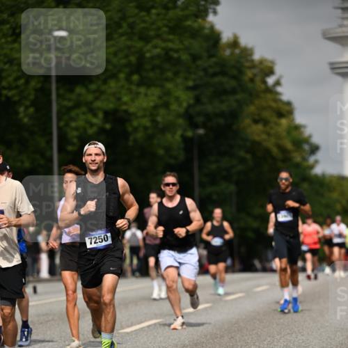 29.06.2025 - hella hamburg halbmarathon Dr. Thomas Lammeyer http://msf.ph/oto/8246533 29.06.2025 10:14:14 Kennedybrücke 1052, 1456, 1483, 1513, 1573, 4389, 7042, 7058, 7250, 7685, 8090, 8685, 8890, 9681, 9816, 9988, 11027, 11180 meine-sportfotos.de