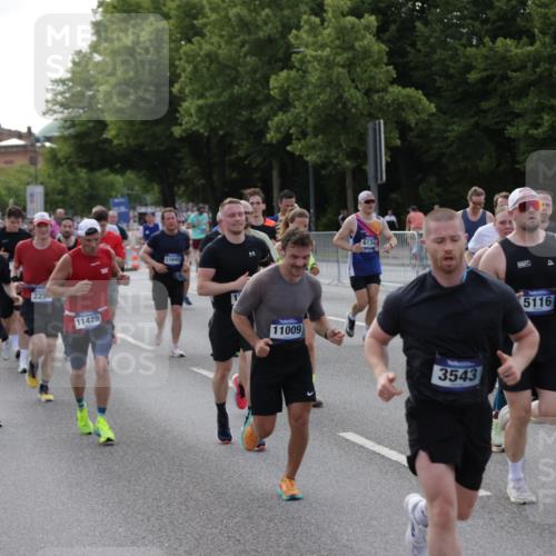 29.06.2025 - hella hamburg halbmarathon Jannik Wohlers http://msf.ph/oto/8246546 29.06.2025 09:55:33 Lombardsbrücke 1143, 1216, 1257, 1267, 1502, 1507, 1689, 2250, 2260, 2818, 2864, 2884, 3060, 3543, 3692, 3945, 4033, 4127, 4324, 4346, 4557, 4601, 5116, 6115, 6134, 6994, 7056, 7100, 7224, 7332, 7367, 7657, 8273, 8335, 8390, 8668, 8821, 8977, 9074, 9551, 10408, 10603, 10811, 10895, 11009, 11211, 11429, 11645, 11733, 12277, 12523, 12875, 13073, 13301, 13672, 13758, 13803, 14239, 14628, 14928, 15384, 15392, 15502, 15899, 16175, 16623, 16738, 17282, 17842 meine-sportfotos.de