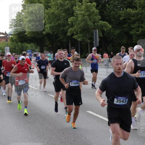 29.06.2025 - hella hamburg halbmarathon Jannik Wohlers http://msf.ph/oto/8246570 29.06.2025 09:55:33 Lombardsbrücke 1143, 1216, 1257, 1267, 1502, 1507, 1689, 2250, 2260, 2818, 2864, 2884, 3060, 3543, 3692, 3945, 4033, 4127, 4324, 4346, 4557, 4601, 5116, 6115, 6134, 6994, 7056, 7100, 7224, 7332, 7367, 7657, 8273, 8335, 8390, 8668, 8821, 8977, 9074, 9551, 10408, 10603, 10811, 10895, 11009, 11211, 11429, 11645, 11733, 12277, 12523, 12875, 13073, 13301, 13672, 13758, 13803, 14239, 14628, 14928, 15384, 15392, 15502, 15899, 16175, 16623, 16738, 17282, 17842 meine-sportfotos.de