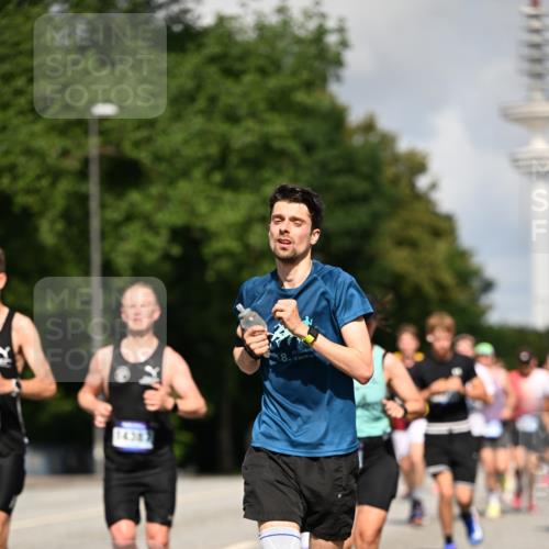 29.06.2025 - hella hamburg halbmarathon Dr. Thomas Lammeyer http://msf.ph/oto/8246588 29.06.2025 09:51:30 Kennedybrücke 1164, 1385, 1562, 1644, 1743, 2296, 2714, 2767, 3959, 4860, 5091, 5092, 5315, 5923, 6684, 6990, 7884, 8362, 9178, 9944, 10384, 10793, 10900, 10968, 11202, 11227 meine-sportfotos.de
