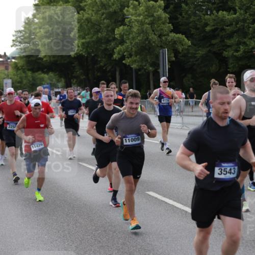 29.06.2025 - hella hamburg halbmarathon Jannik Wohlers http://msf.ph/oto/8246610 29.06.2025 09:55:33 Lombardsbrücke 1143, 1216, 1257, 1267, 1502, 1507, 1689, 2250, 2260, 2818, 2864, 2884, 3060, 3543, 3692, 3945, 4033, 4127, 4324, 4346, 4557, 4601, 5116, 6115, 6134, 6994, 7056, 7100, 7224, 7332, 7367, 7657, 8273, 8335, 8390, 8668, 8821, 8977, 9074, 9551, 10408, 10603, 10811, 10895, 11009, 11211, 11429, 11645, 11733, 12277, 12523, 12875, 13073, 13301, 13672, 13758, 13803, 14239, 14628, 14928, 15384, 15392, 15502, 15899, 16175, 16623, 16738, 17282, 17842 meine-sportfotos.de