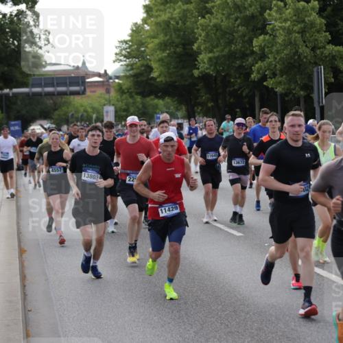 29.06.2025 - hella hamburg halbmarathon Jannik Wohlers http://msf.ph/oto/8246642 29.06.2025 09:55:34 Lombardsbrücke 1143, 1216, 1257, 1267, 1502, 1507, 1689, 2083, 2250, 2260, 2818, 2864, 2884, 3060, 3543, 3692, 4033, 4127, 4324, 4346, 4557, 4601, 5116, 6115, 6134, 6994, 7056, 7100, 7224, 7332, 7657, 8273, 8335, 8390, 8668, 8821, 9074, 9551, 10408, 10603, 10811, 10895, 11009, 11211, 11429, 11645, 12277, 12523, 12875, 13073, 13301, 13672, 13758, 13803, 14239, 14628, 14928, 15384, 15392, 15502, 15899, 16175, 16623, 16738, 17127, 17131, 17282, 17842 meine-sportfotos.de